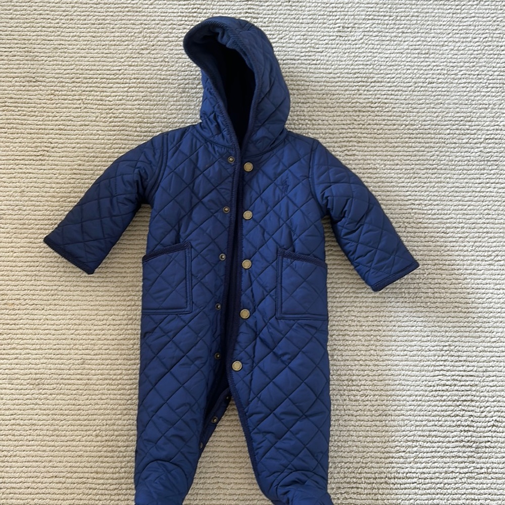 Water-Repellent Hooded Barn Bunting